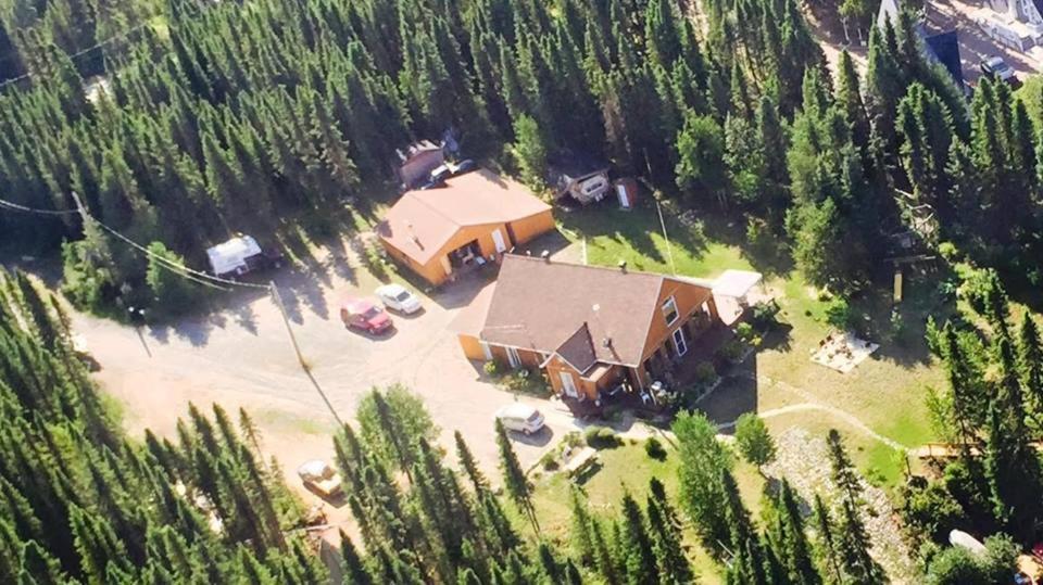 Gite De La Riviere Bed & Breakfast Chibougamau Exterior foto
